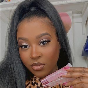 Lip-plumping, high-shine Lip Gloss